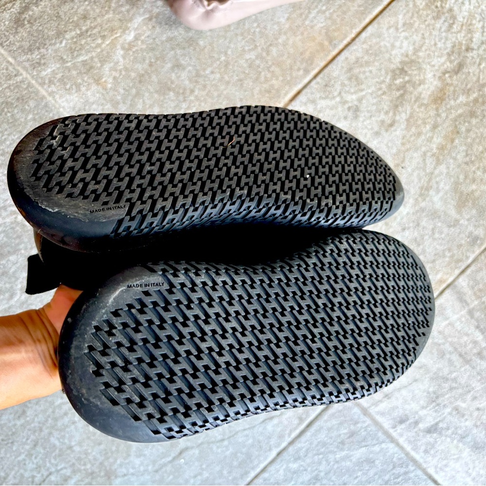 Black sneaker
